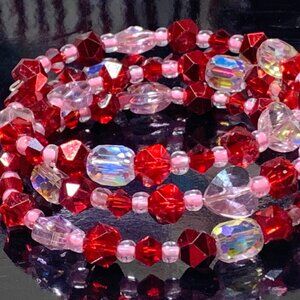 Romantic red and pink glass beaded coil bracelet (Handmade)